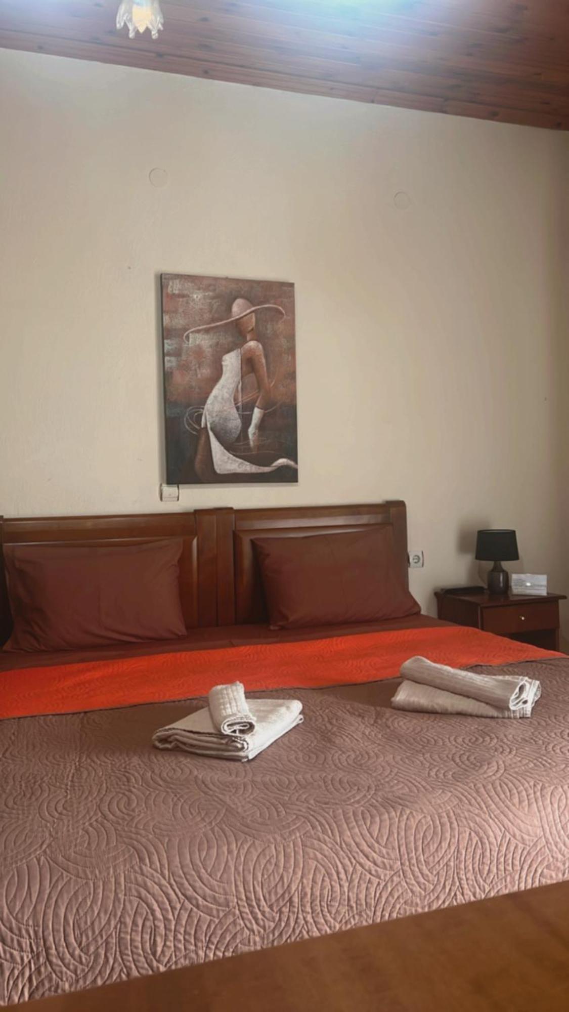 Guesthouse Adonis Loutraki  Exterior photo